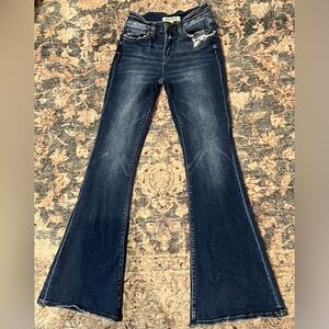 Chic Flare Jeans in Deep Blue